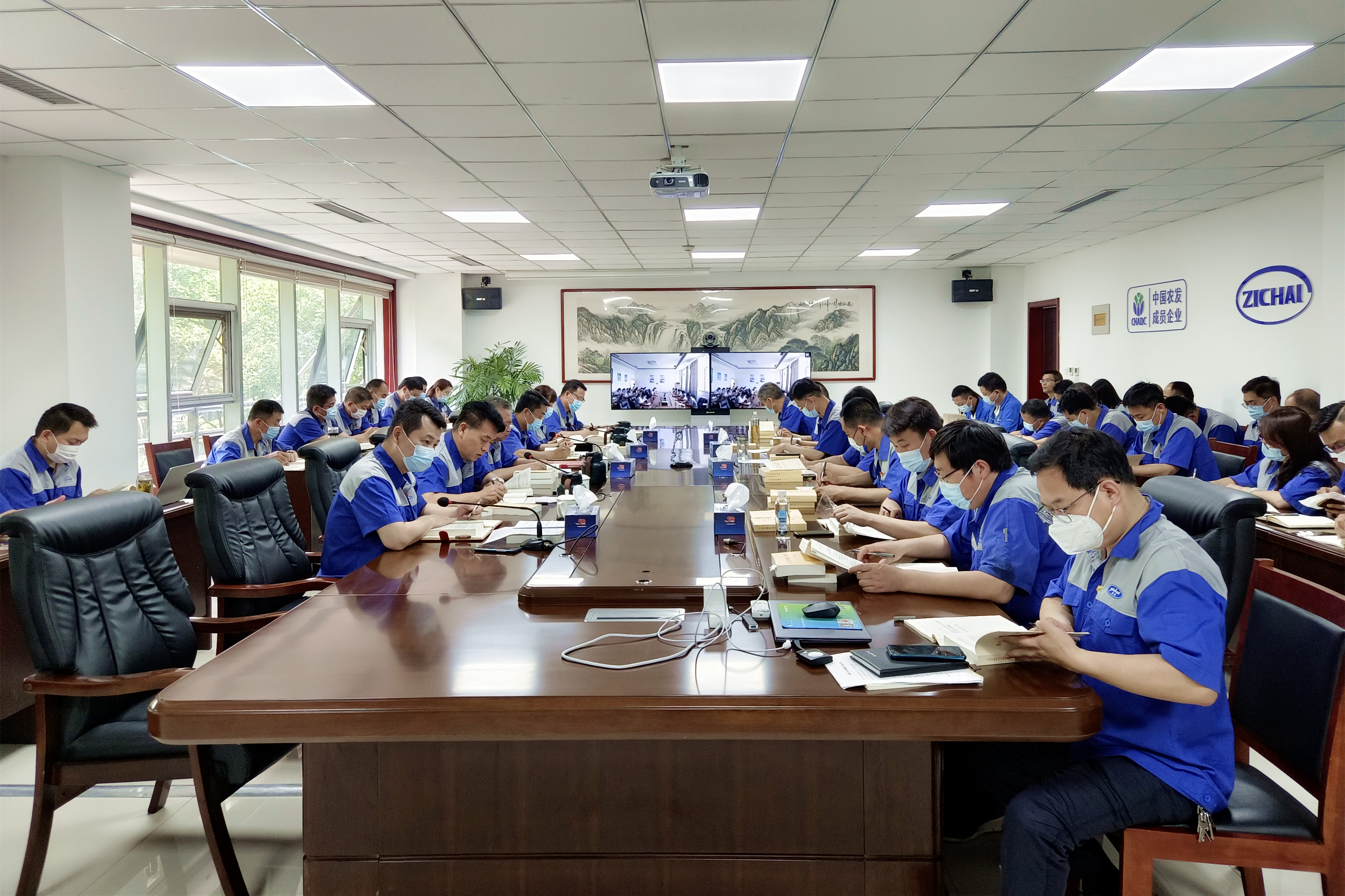 淄柴公司黨委舉辦主題教育讀書班.jpg 淄柴公司黨委舉辦主題教育讀書班.jpg